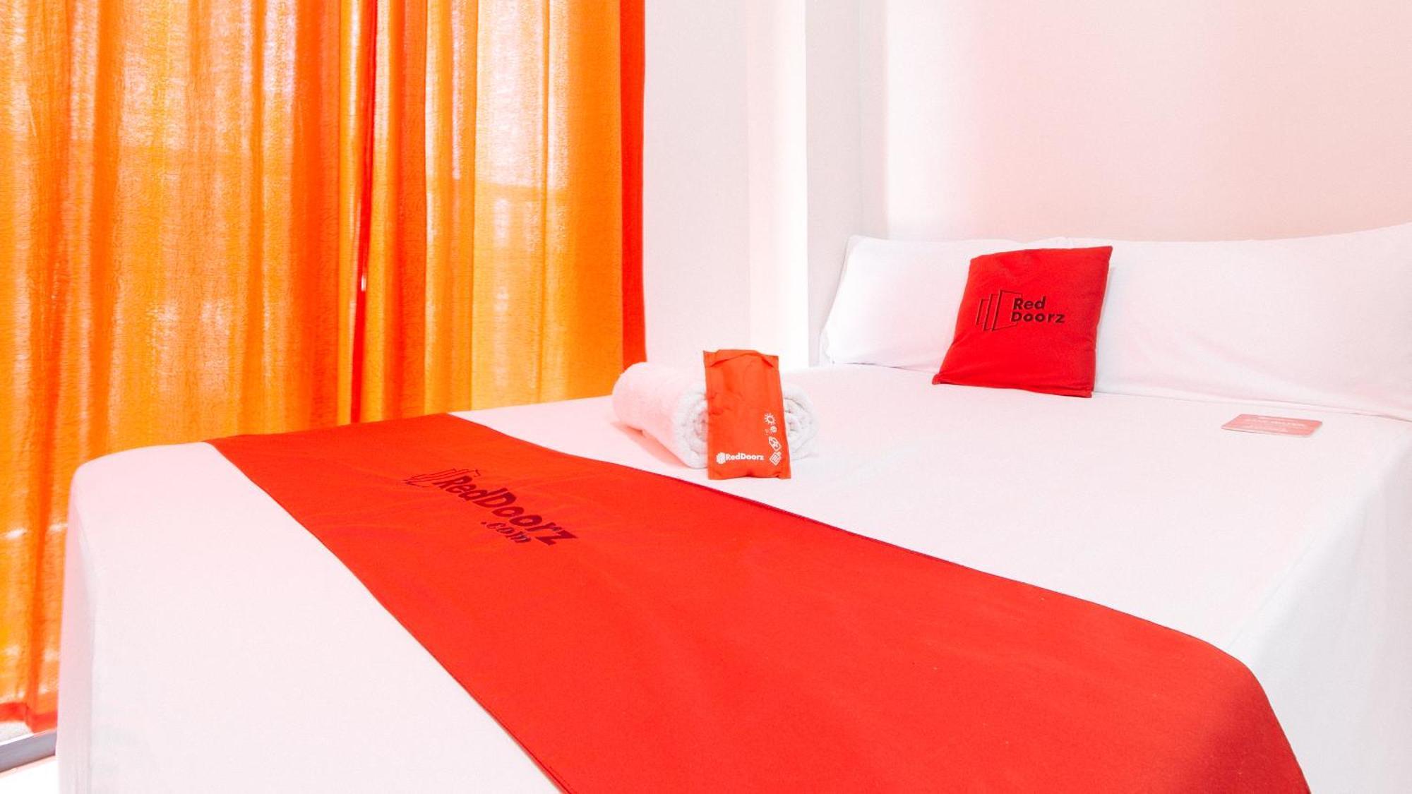 Reddoorz Near Naia Terminal 1 Hotel Paranaque City Eksteriør billede