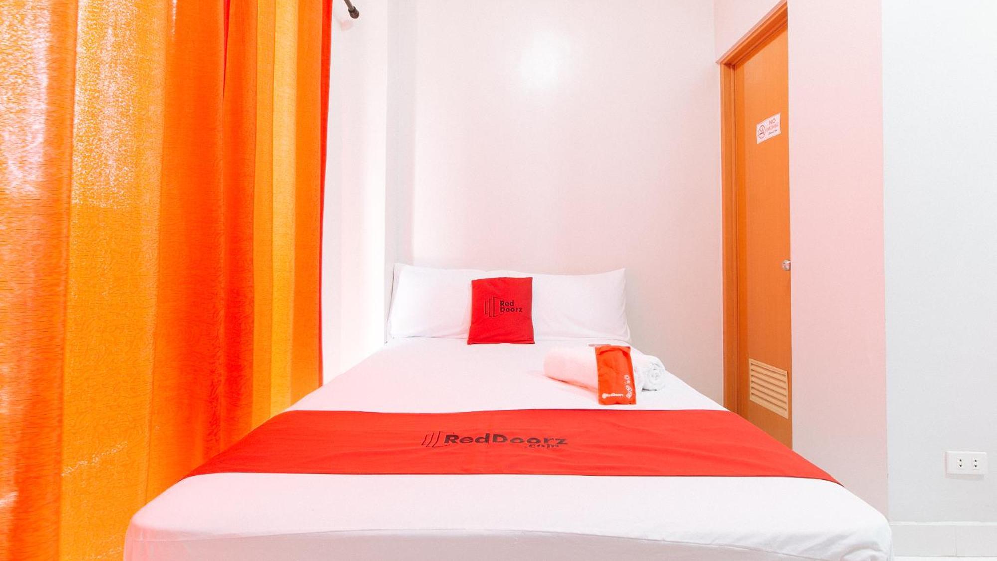 Reddoorz Near Naia Terminal 1 Hotel Paranaque City Eksteriør billede
